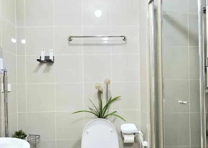 Grass 2 Bedroom Tower 2 7thf Aparthotel 4*