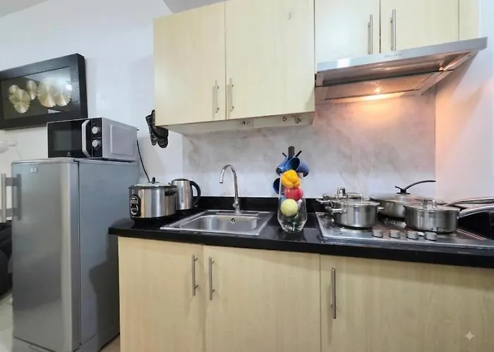 Grass 2 Bedroom Tower 2 7thf 4* Manila